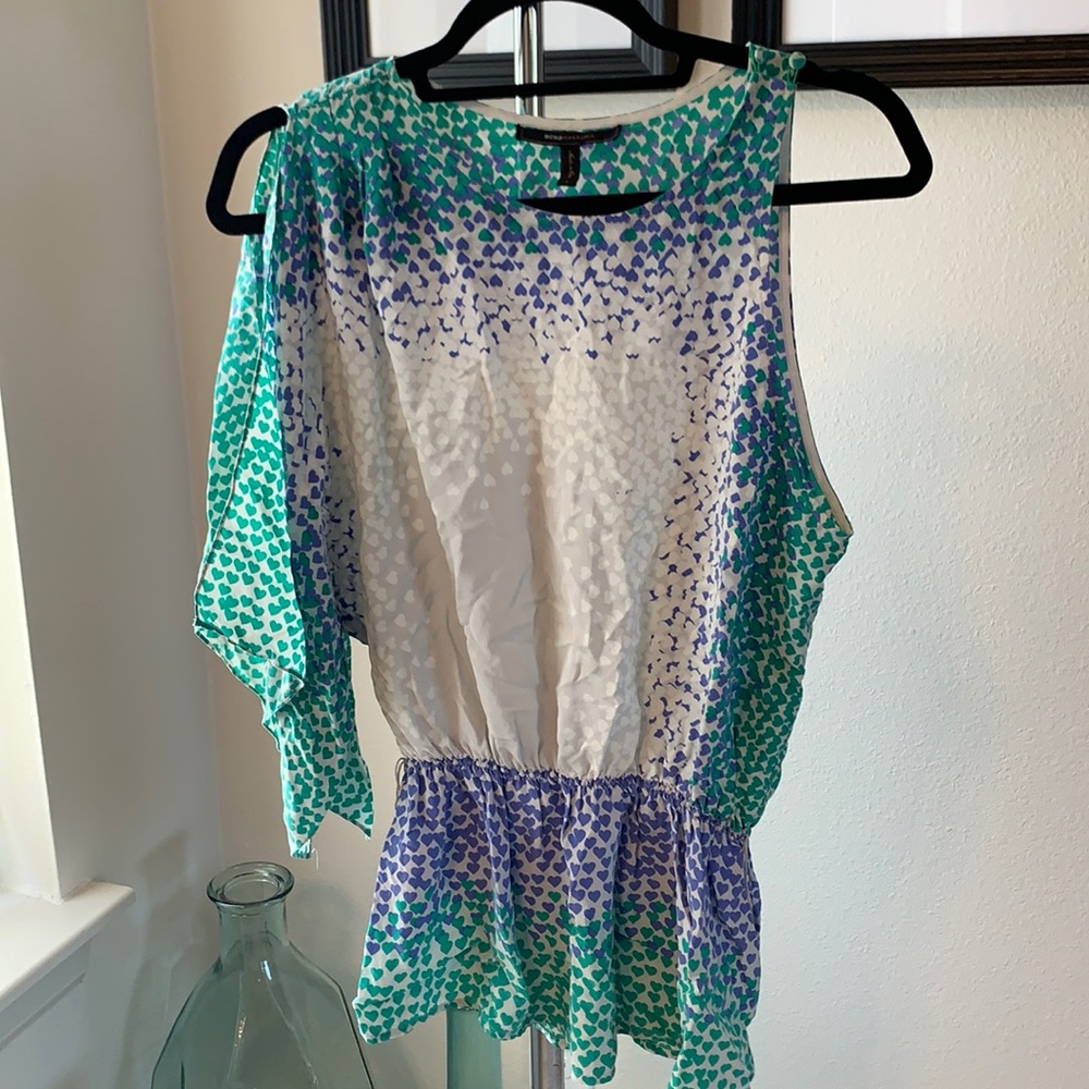 BCBGMAXAZRIA Heart Print Top Size L